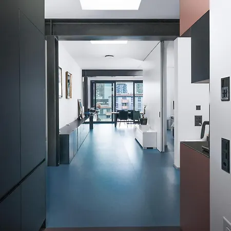 Modern With Balcony View & Workspace Appartamento Zurigo