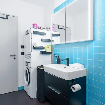 Modern With Balcony View & Workspace Appartamento Zurigo